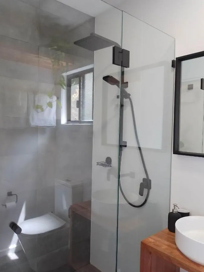 Апартаменты La Maison Noire Малени Австралия